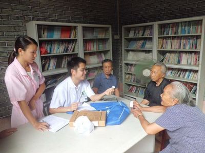 中堂斗朗社区长者义诊活动纪实 天气转凉，健康先行