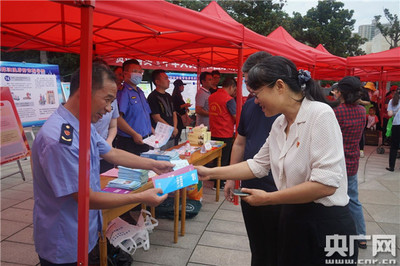 管城回族区 “阳光政务、民心所望”基层政务公开标准化规范化工作进社区